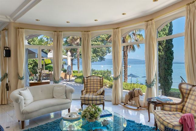 Villa for sale in Sciez, Evian / Lake Geneva, French Alps / Lakes