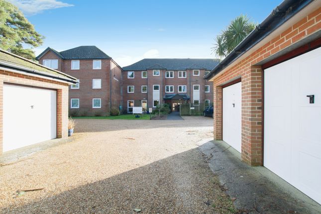 Flat 18, Alexandria Court, Glenmoor Road, Ferndown photo 2
