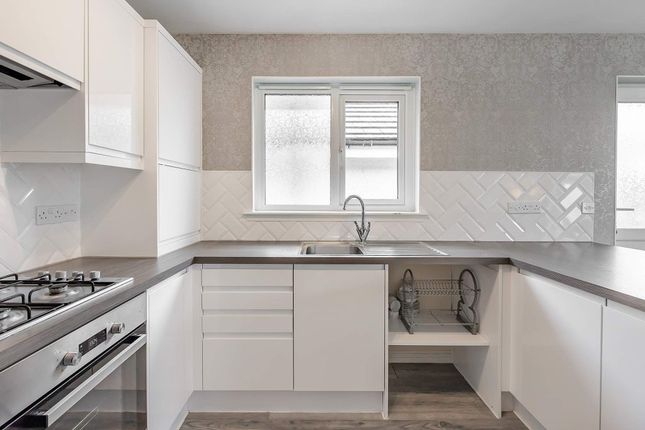 37, Allison Gardens, Blackridge photo 3