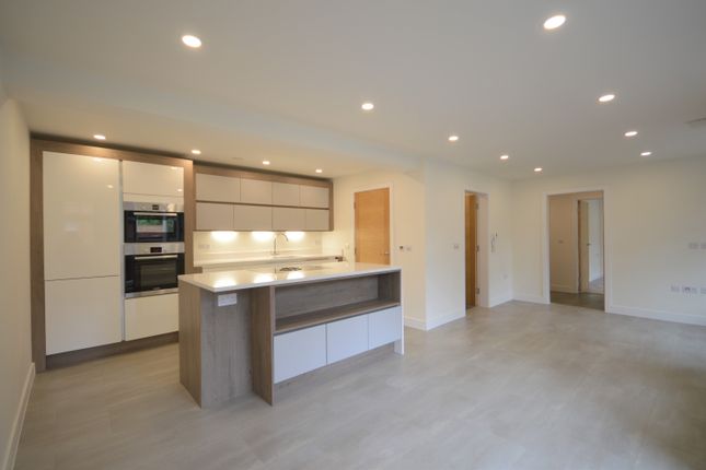 Flat 8 Broom Heights,, Tower Road, Surrey photo 3