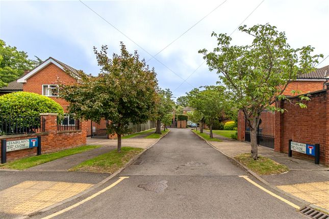 1, Fairlawn Close, Surrey photo 2