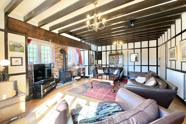 28 Adamthwaite Drive, Stoke-On-Trent photo 3