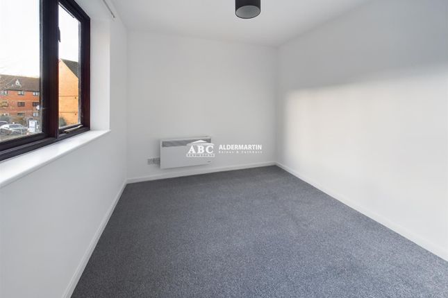 Curlew Court, Flat 5, 17, Magpie Close, London photo 3