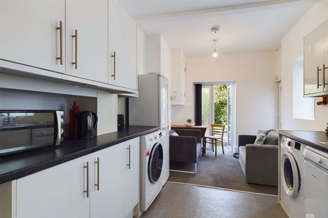 Room 3, 88 Brading Road, Brighton photo 3