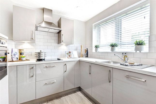 39 Beck Lodge,, Botley Road, Park Gate photo 2