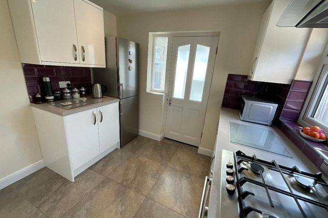48 South Hall Drive, Rainham photo 4
