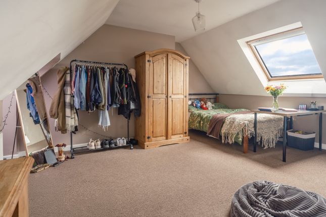 Room 8, 29 Westwood Gardens, Tyne and Wear photo 3