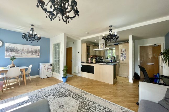 16, Lindisfarne Court, Cheshire photo 2