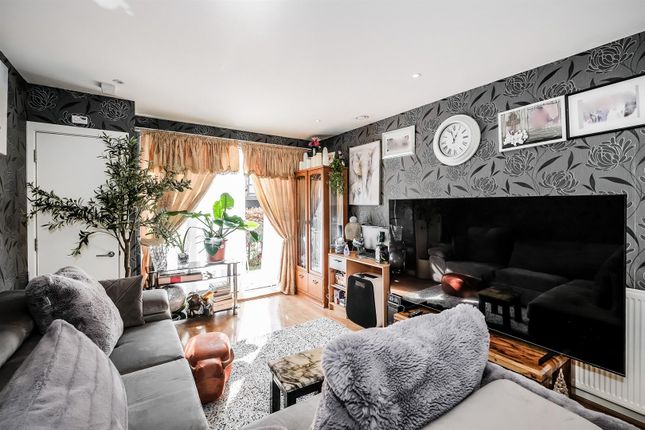 45, Titley Close, Chingford photo 4