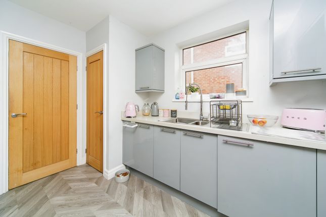 5, School Lane, Chester photo 4