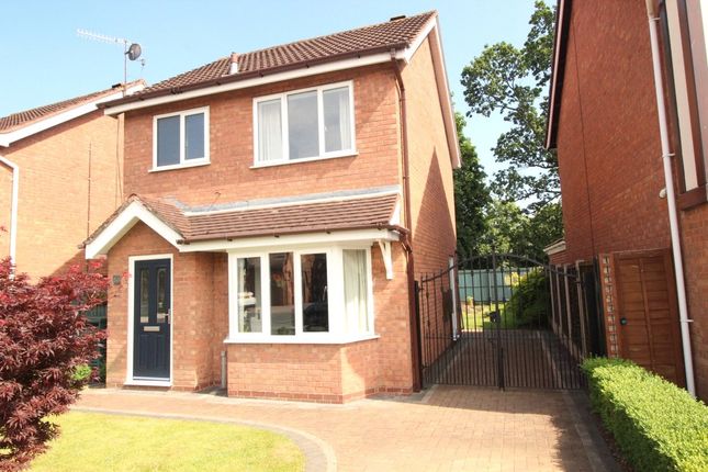 Detached house to rent in Avon Close, Bromsgrove, Worcestershire