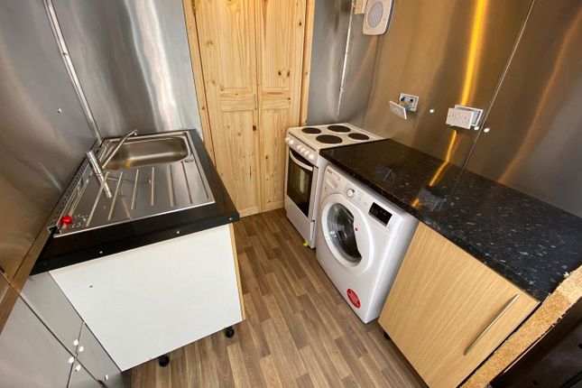 215, Brabazon Road, Hounslow photo 4