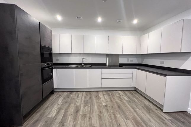 13 Sidon Apartments, Streamdale Road, London photo 3