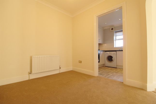 8, Abbotsmead Place, Wolsey Road, Reading photo 4