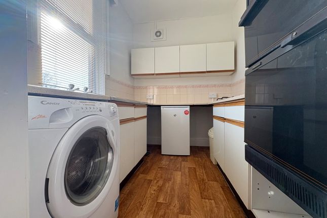 Flat 5, 25, Claremont Drive, Leeds photo 4
