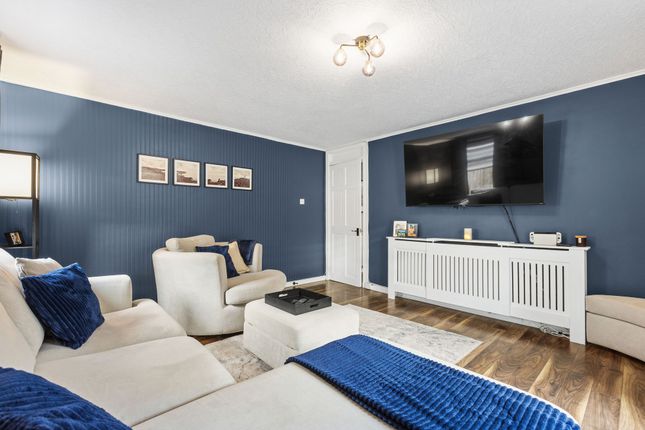19 Ettrick Terrace, Johnstone photo 2