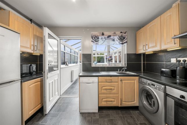 17, Coulter Close, Hayes photo 3