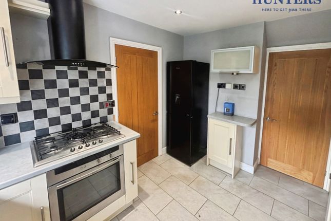 2, Shelley Close, Rugeley photo 3