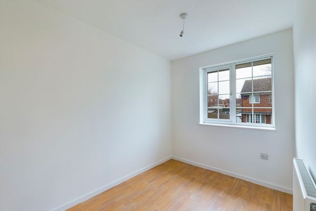 End terrace house to rent in Sussex Drive, Banbury