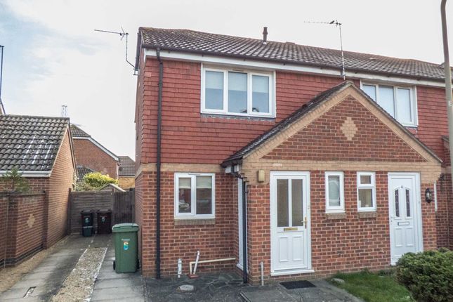 Thumbnail Property to rent in Waveney Close, Didcot