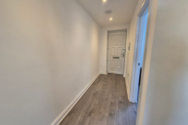 932A, Bournemouth photo 5