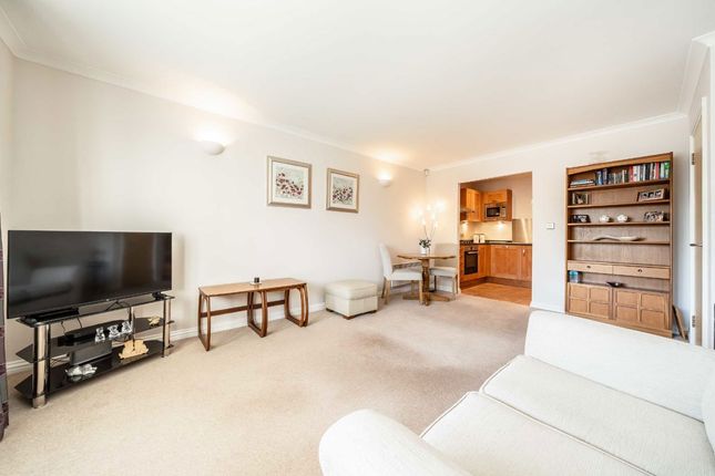 Flat 5, White Lodge Court, Staines Road East, Sunbury-On-Thames photo 4