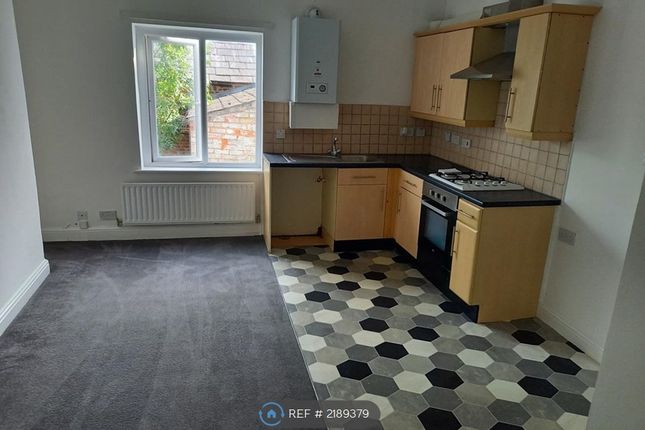 Flat to rent in High Street, Winsford