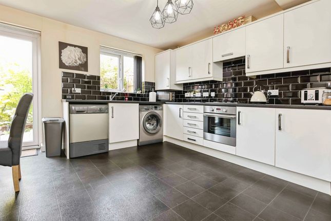 327, Auckland Drive, Birmingham photo 3