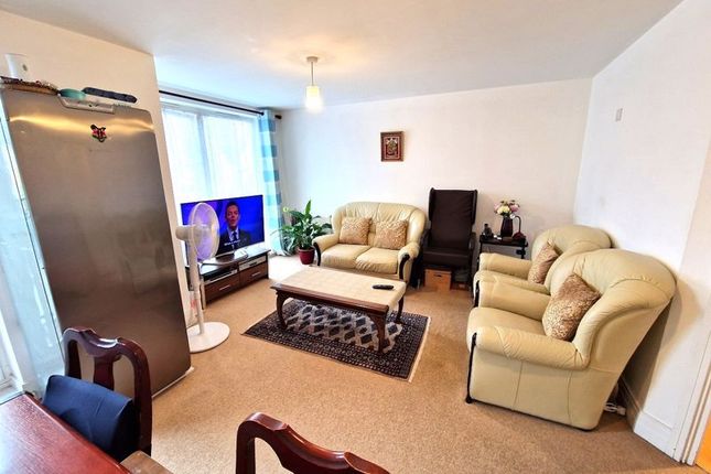Flat 1, Greyholme Court, The Chase, Hatch End photo 4