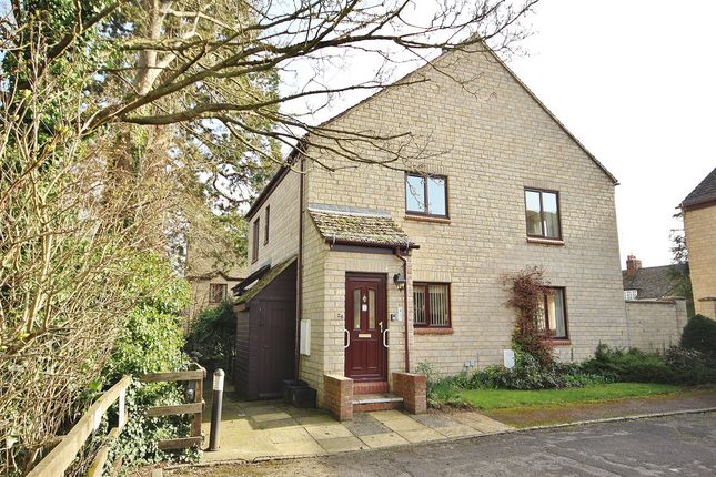 24, Riverside Gardens, Witney photo 5