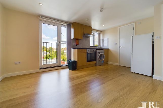 Thumbnail Flat to rent in Dunster Drive, London
