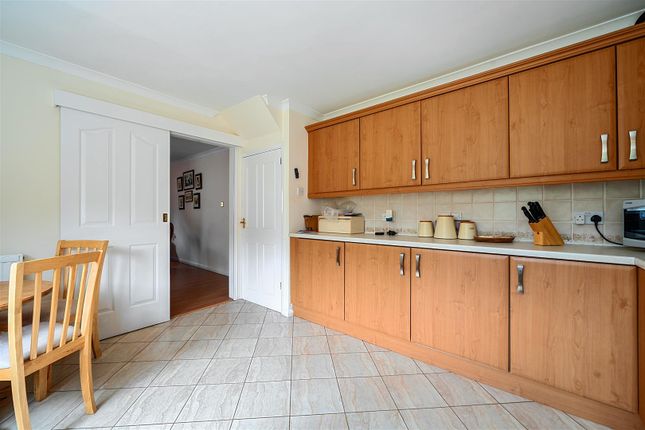 400, Finchampstead Road, Finchampstead photo 4