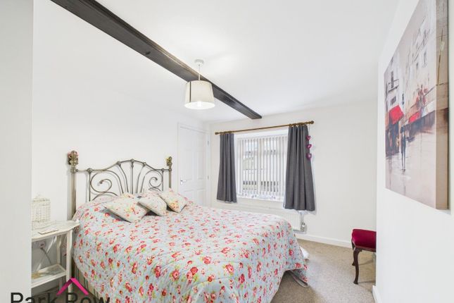 1A, Cherry Tree Court, Leeds photo 3
