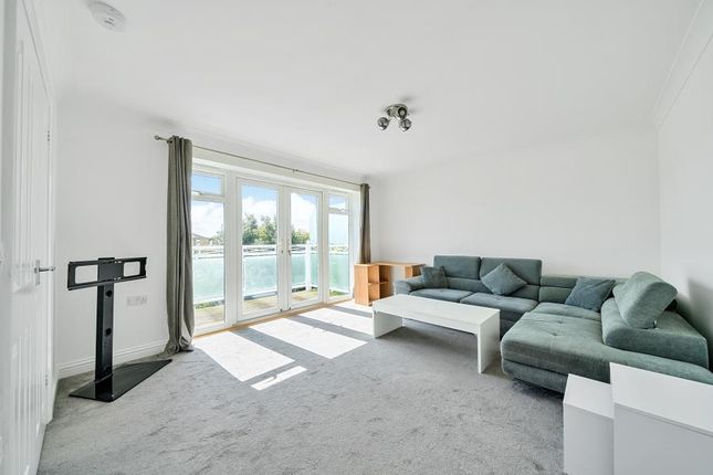 Thumbnail Flat to rent in Staines Road West, Ashford