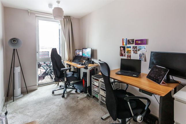 Flat for sale in Station Approach, Epsom
