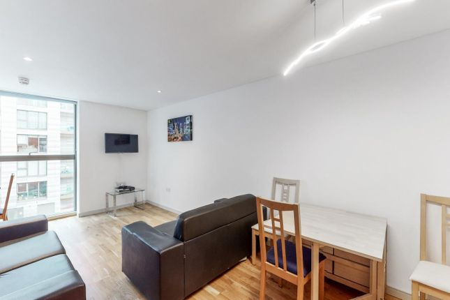 Flat to rent in Hermitage Street, London