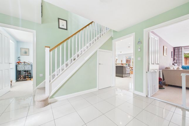 28, Glasspool Road, Wokingham photo 2