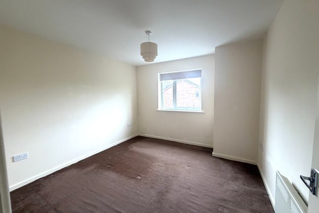 38 Newbridge Close, Manchester photo 3