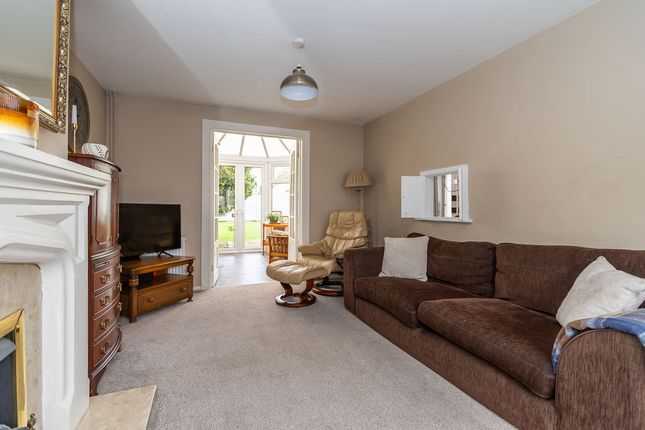 26, Byrd Crescent, Penarth photo 3