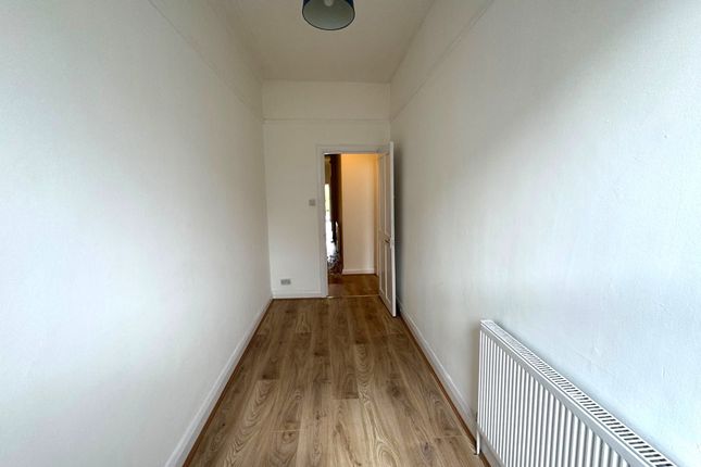 Broadway, West Ealing photo 4