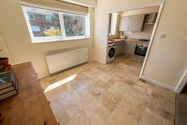Mountwood, West Molesey photo 4