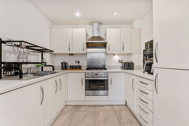 52 Iona Crescent, Widnes photo 2
