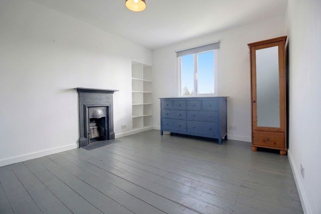 43 Crane Avenue, Isleworth photo 4