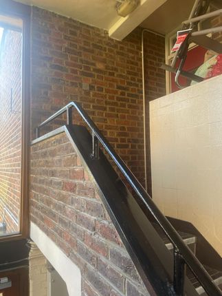 Flat 34, Tudor Court, King Henryâ€™s Walk, Islington photo 3