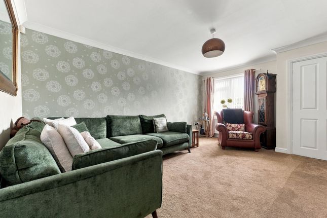 60b Pilsley Road, Chesterfield photo 4