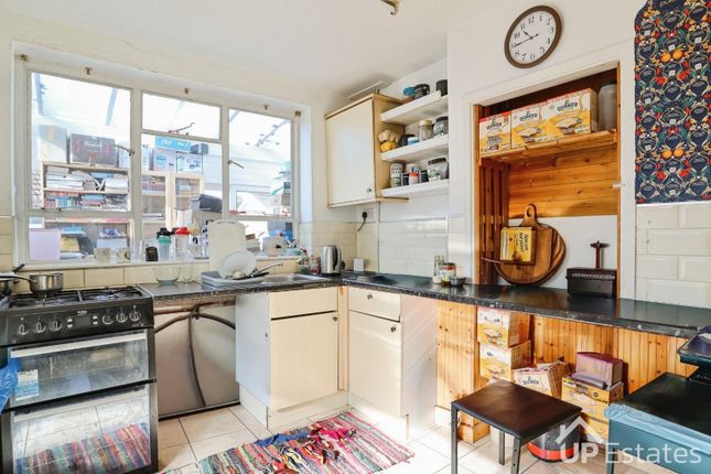 24, Frobisher Road, Coventry photo 4