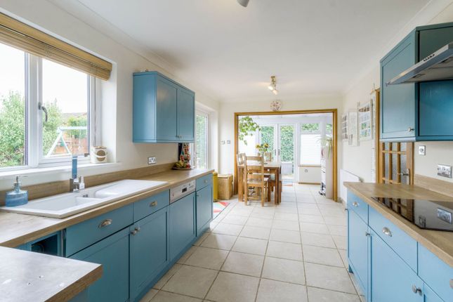 2, Berry Way, Milton Keynes photo 4