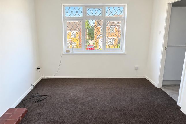 253, Woodruff Way, Walsall photo 2