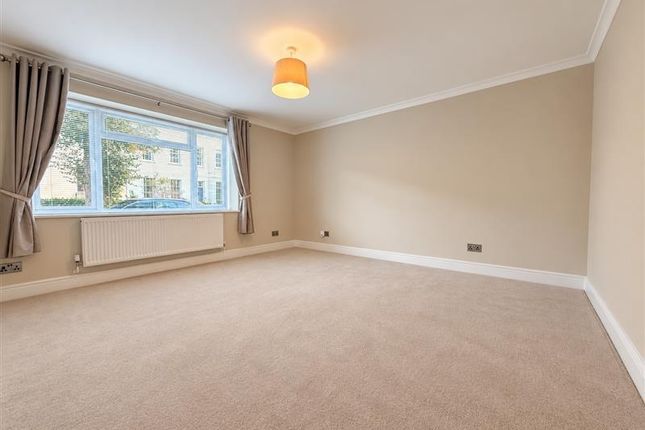 Flat B, CHELTENHAM photo 3