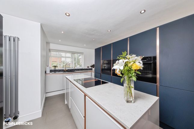 21, Northlands Road, Adstock photo 3